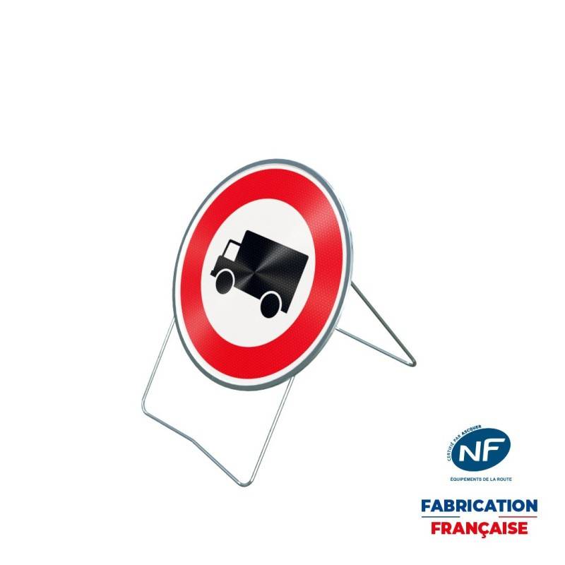 Panneau temporaire B8 Accès interdit aux véhicules de transport de marchandise sur pied incliné Panneau temporaire B8 Accès interdit aux véhicules de transport de marchandise sur pied incliné
