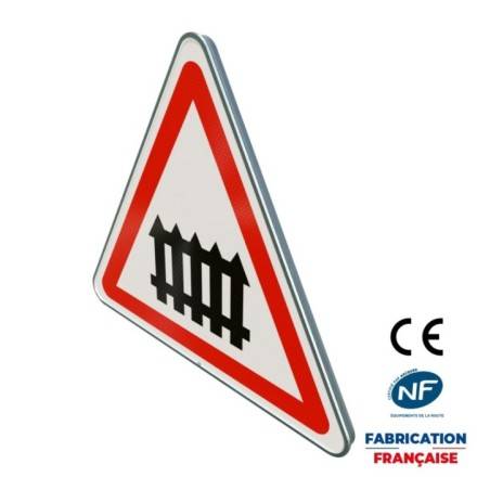 Panneau de danger A7 Passage à niveau avec barrière ou demi barrières