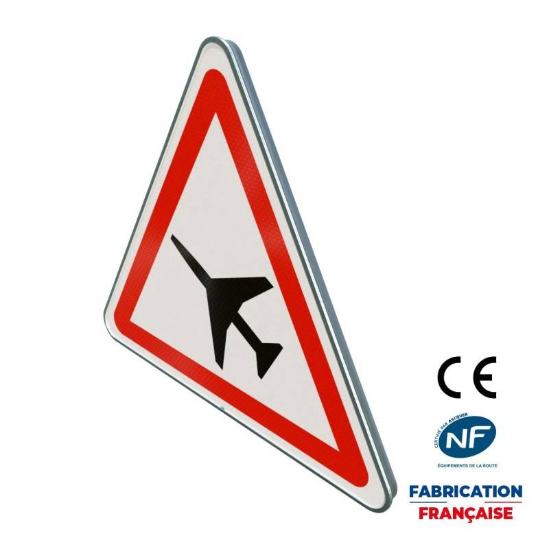 Panneau de danger A23 Traversée d’une aire de danger aérien
