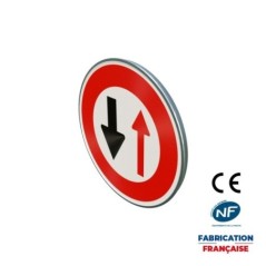 Panneau d'interdiction B15 Cédez le passage à la circulation venant en sens inverse