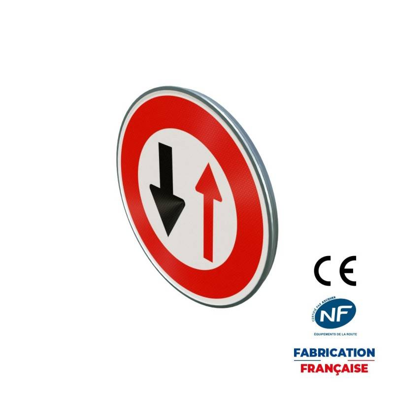 Panneau d'interdiction B15 Cédez le passage à la circulation venant en sens inverse